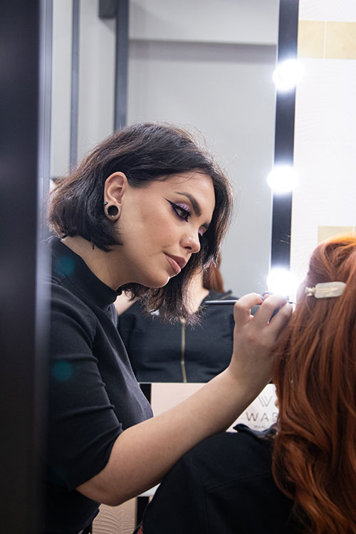 Στη younails Κηφισιάς θα βρείτε υπηρεσίες μακιγιάζ από επαγγελματίες μακιγιέρ